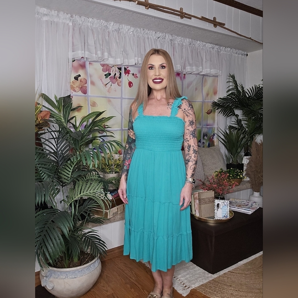 Green Sleeveless Midi Dress